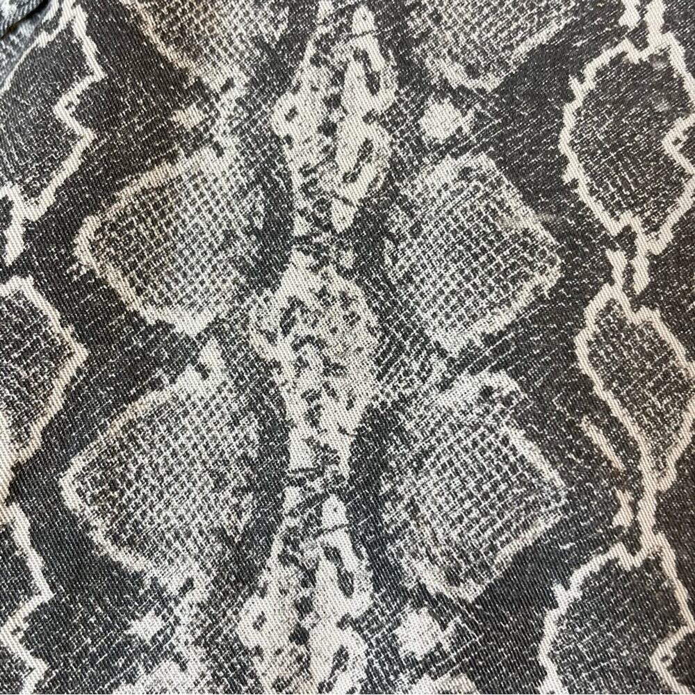 Blank NYC Snake Python Print Cropped Moto Jacket Lyocell Gray Small - Picture 5 of 7